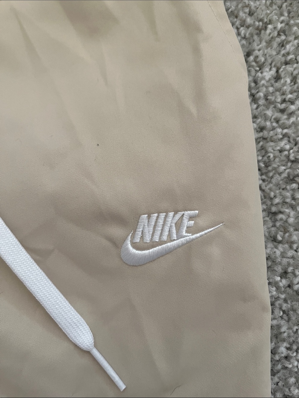 Men's Nike Beige Woven Tapered Leg Pants Size Medium - Picture 2 of 4